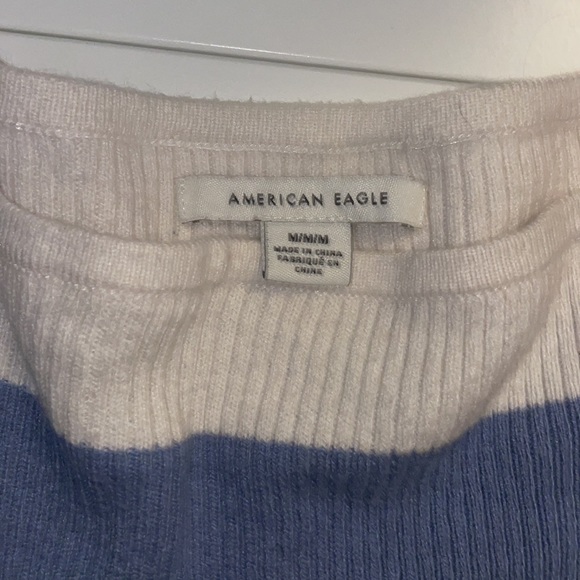 Off the shoulder American Eagle Cropped Sweater - Picture 2 of 3